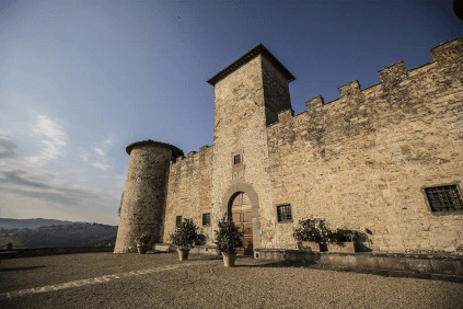 Eingang des Castello di Gabbiano